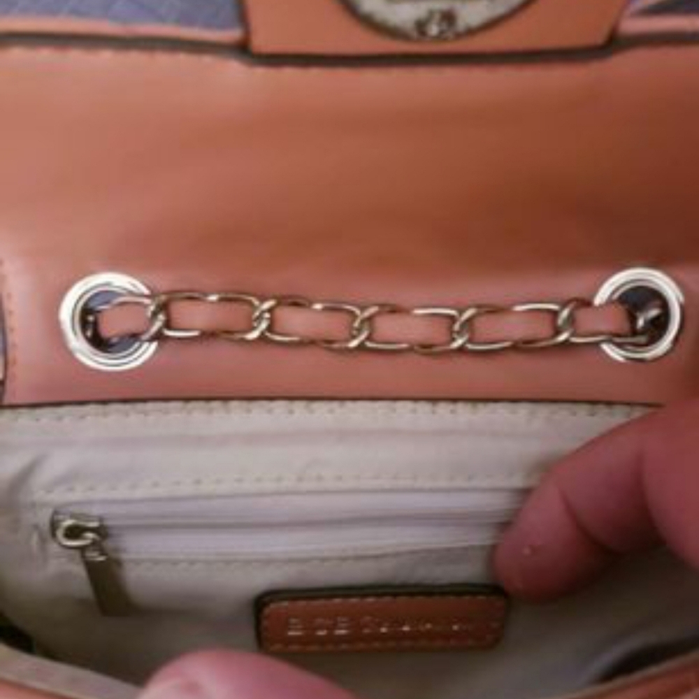 Pristine! BCBG MAXAZRIA|PARIS High Style Quilted Leather Shoulder Handbag.Pink. - Picture 5 of 5
